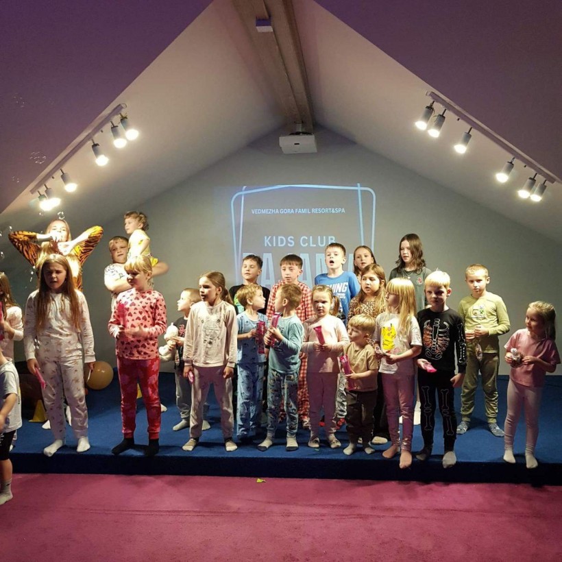 Фото без опису