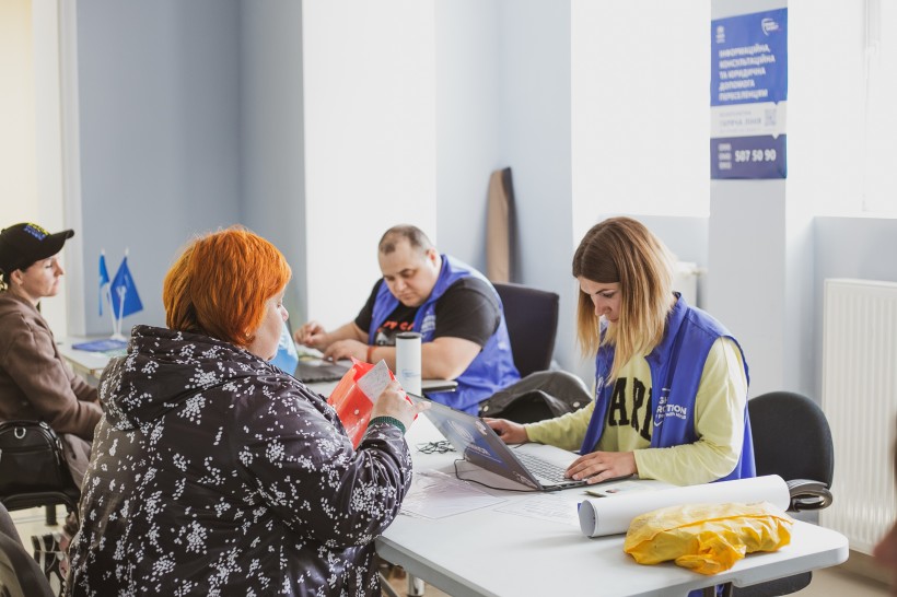 На Прикарпатті продовжують надавати грошову допомогу людям, які постраждали від війни