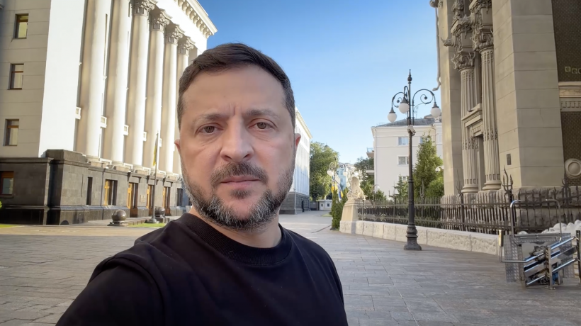 Розраховуємо, що протягом цих місяців попереду умови для достойного миру будуть наближені або силою, або дипломатією, – звернення Президента