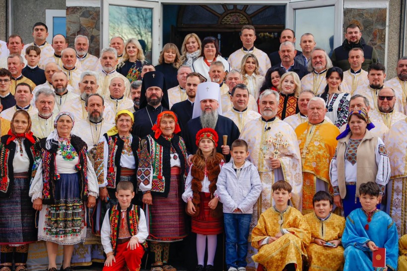 На зображенні велика кільсть людей, учасників заходу