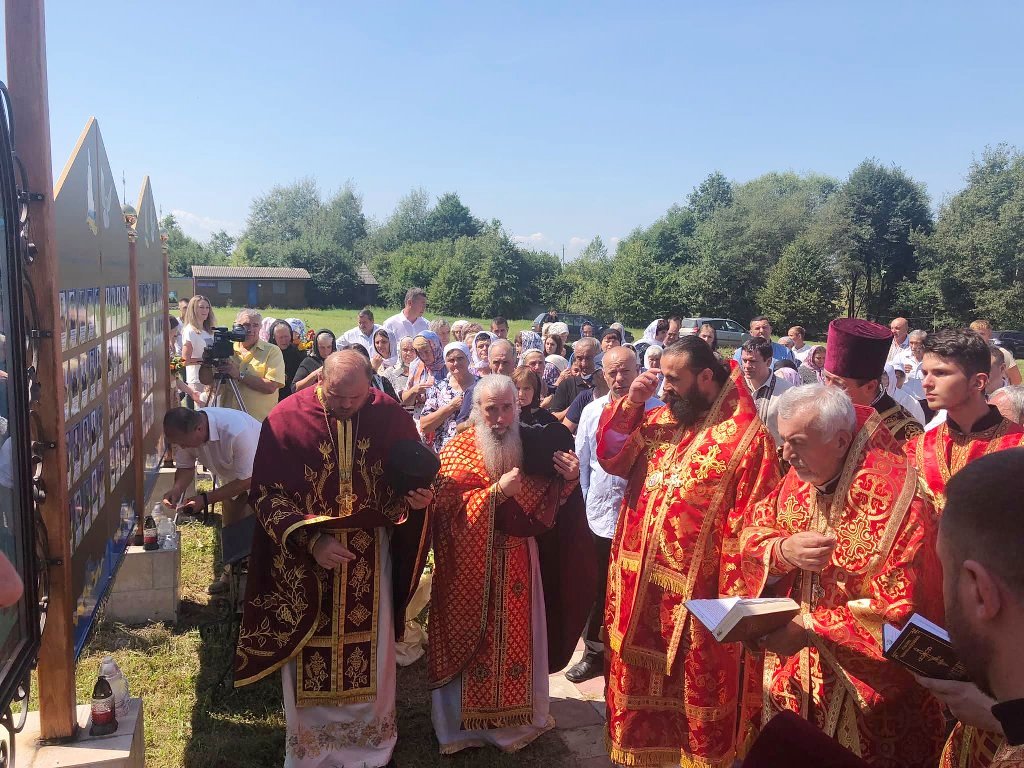 На Коломийщині урочисто відкрили меморіальний комплекс на честь загиблих захисників України з Прикарпаття