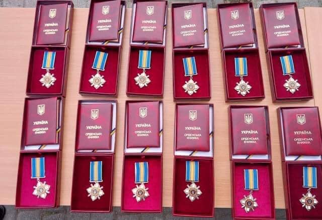 Родинам загиблих воїнів з Косівщини та Верховинщини, які віддали свої життя за Україну, вручили державні нагороди
