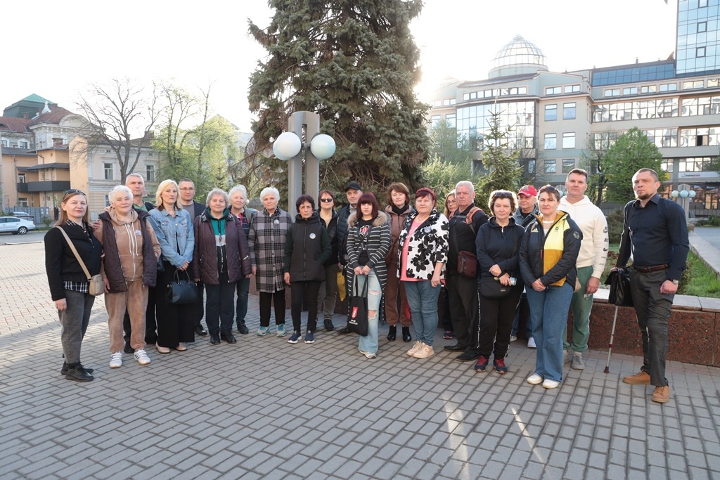 18 рідних наших Героїв відправилися на екскурсію до Верховини в межах проєкту «Турбота про родину Героя»